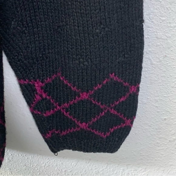 Northern Isles Portraits Womens Hand Knit Black Size Large Floral Sweater Warm - Picture 9 of 15